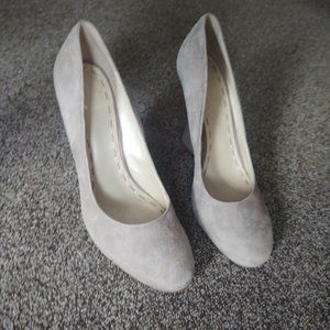 Gorgeous Nine West Wedges